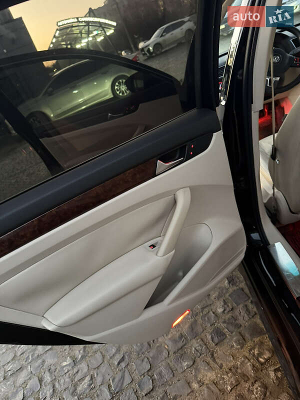 Седан Volkswagen Passat 2011 в Львові