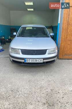 Седан Volkswagen Passat 1997 в Николаеве