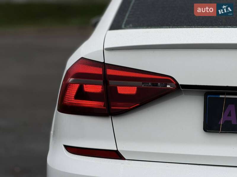 Седан Volkswagen Passat 2016 в Кривом Роге