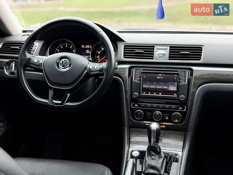 Седан Volkswagen Passat 2016 в Кривом Роге