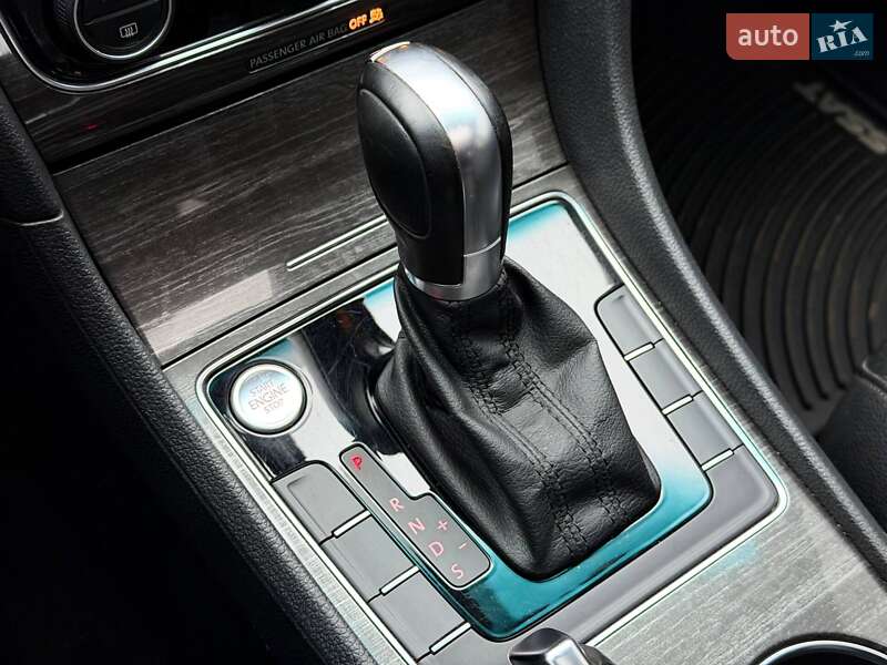 Седан Volkswagen Passat 2016 в Кривом Роге