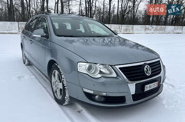 Універсал Volkswagen Passat 2010 в Луцьку