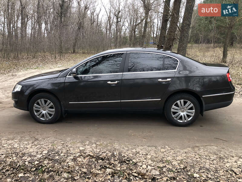 Седан Volkswagen Passat 2008 в Кропивницькому