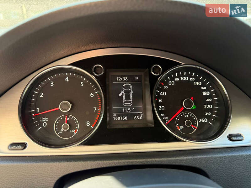 Седан Volkswagen Passat 2012 в Одессе