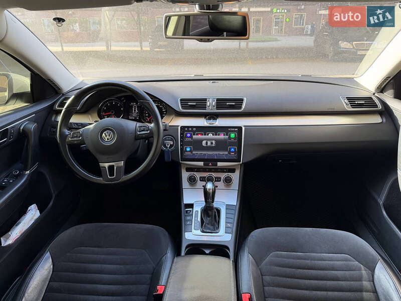 Седан Volkswagen Passat 2012 в Одессе