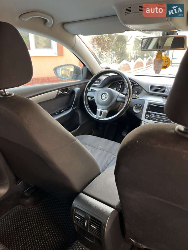 Седан Volkswagen Passat 2012 в Хоросткове фото 18 Седан Volkswagen Passat 2012 в Хоросткове