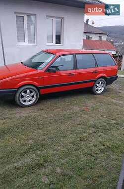 Універсал Volkswagen Passat 1990 в Чернівцях
