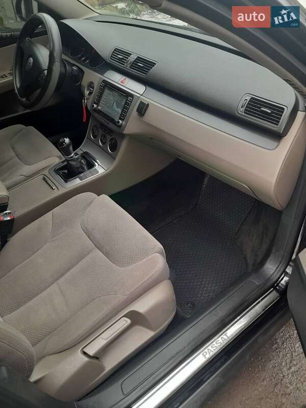 Седан Volkswagen Passat 2006 в Хмельнике