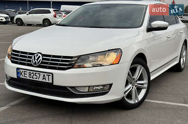 Седан Volkswagen Passat 2013 в Днепре