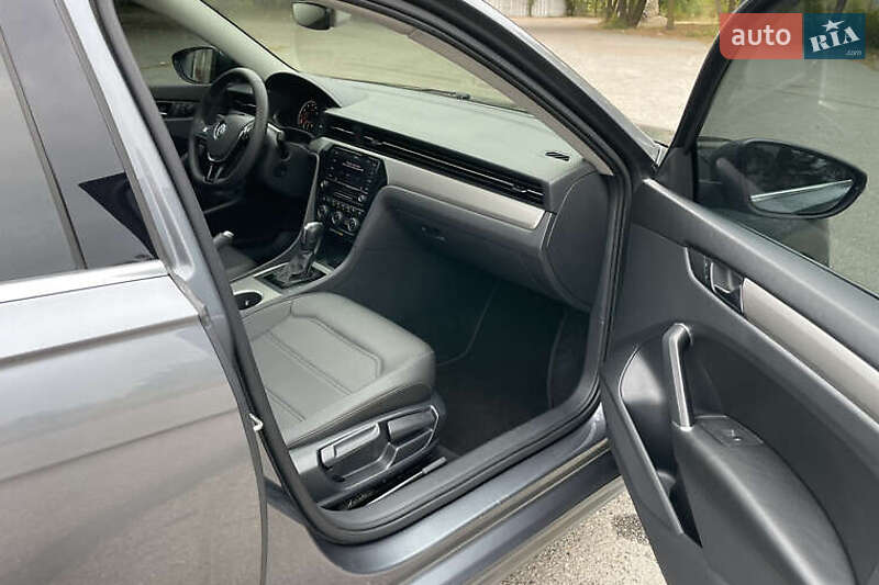 Седан Volkswagen Passat 2021 в Киеве