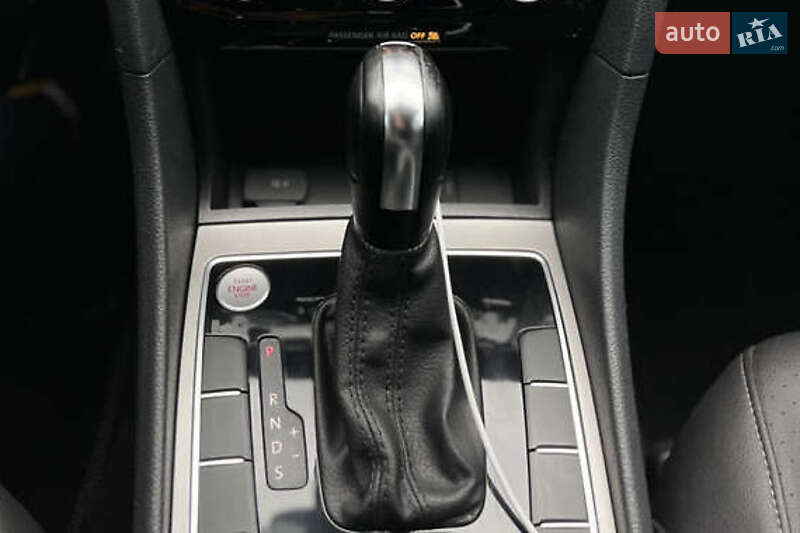 Седан Volkswagen Passat 2021 в Киеве