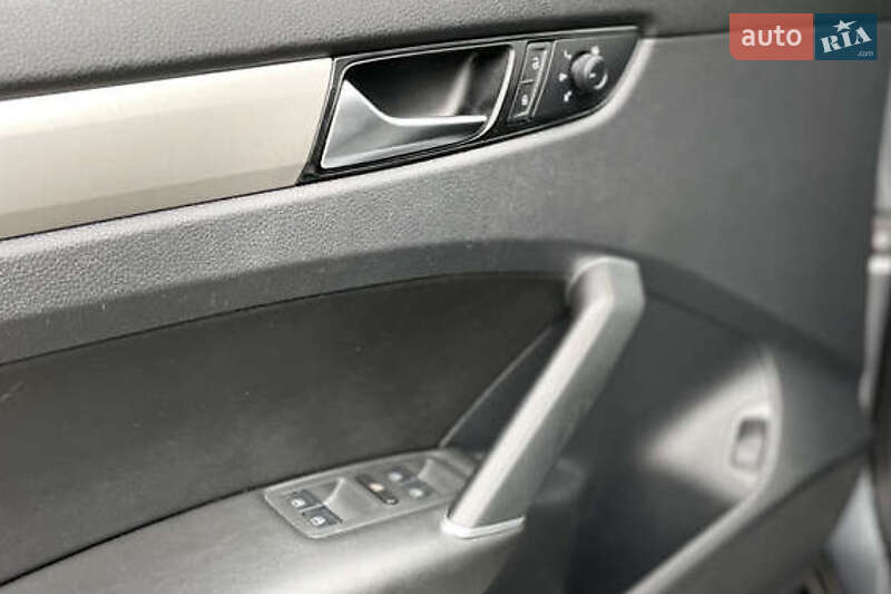 Седан Volkswagen Passat 2021 в Киеве