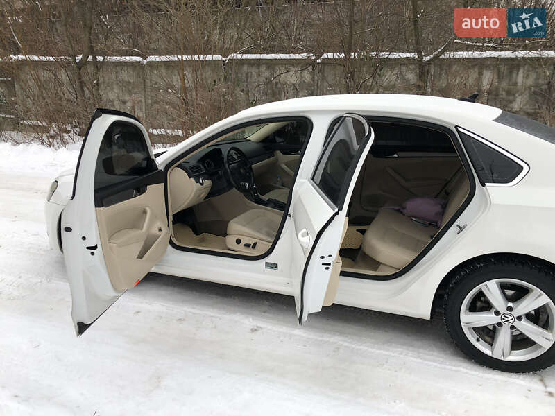 Седан Volkswagen Passat 2014 в Ирпене