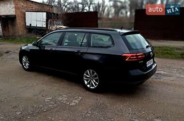 Универсал Volkswagen Passat 2018 в Запорожье