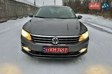 Седан Volkswagen Passat 2016 в Киеве