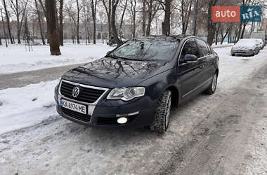 Седан Volkswagen Passat 2008 в Києві