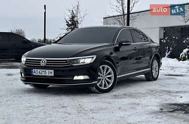 Седан Volkswagen Passat 2015 в Ужгороде