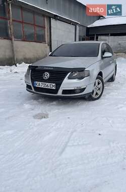 Седан Volkswagen Passat 2010 в Хмельницком
