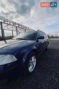 Универсал Volkswagen Passat 2000 в Луцке
