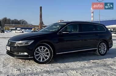Універсал Volkswagen Passat 2017 в Житомирі