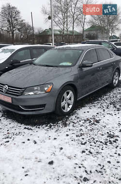 Седан Volkswagen Passat 2014 в Луцке