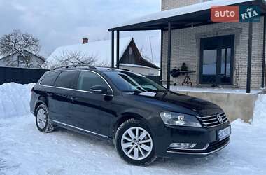 Універсал Volkswagen Passat 2012 в Маневичах