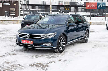 Універсал Volkswagen Passat 2021 в Луцьку
