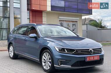 Универсал Volkswagen Passat 2018 в Староконстантинове