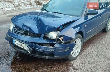 Універсал Volkswagen Passat 2000 в Житомирі