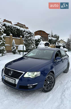 Седан Volkswagen Passat 2006 в Ровно