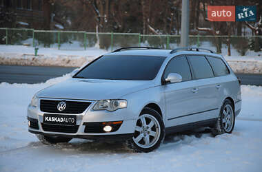 Універсал Volkswagen Passat 2010 в Харкові