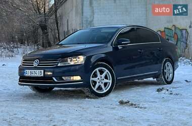 Седан Volkswagen Passat 2012 в Києві