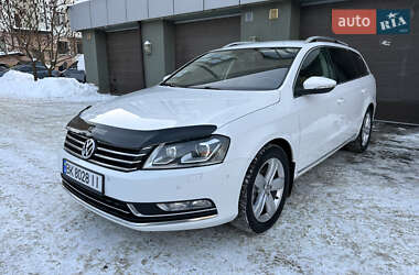 Универсал Volkswagen Passat 2012 в Ровно