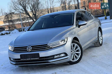 Седан Volkswagen Passat 2017 в Виннице