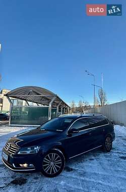 Универсал Volkswagen Passat 2011 в Емильчине