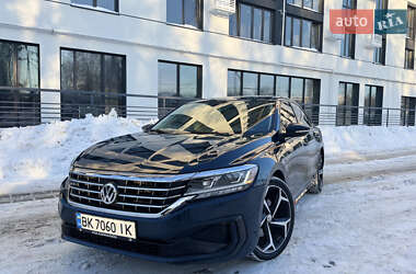 Седан Volkswagen Passat 2020 в Рівному