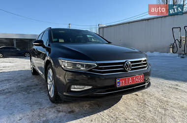 Универсал Volkswagen Passat 2022 в Луцке