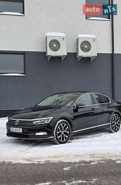 Седан Volkswagen Passat 2015 в Хмельницькому