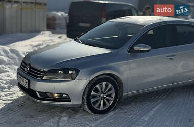 Седан Volkswagen Passat 2011 в Киеве