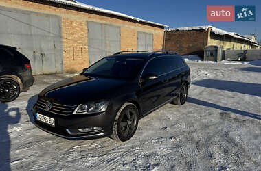 Универсал Volkswagen Passat 2011 в Нововолынске