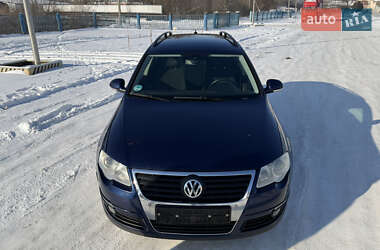 Універсал Volkswagen Passat 2010 в Чернівцях