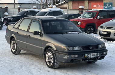 Седан Volkswagen Passat 1995 в Рівному