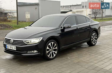 Седан Volkswagen Passat 2018 в Виноградові