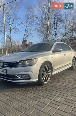 Седан Volkswagen Passat 2016 в Дніпрі