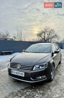 Универсал Volkswagen Passat 2012 в Киеве