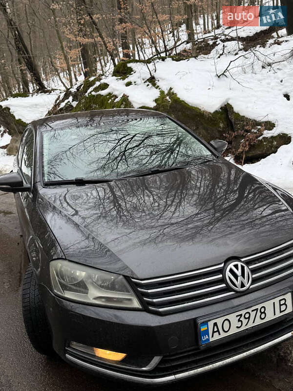 Volkswagen Passat 2011