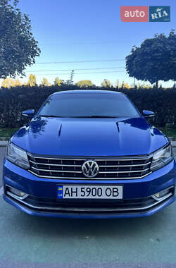Седан Volkswagen Passat 2015 в Софиевской Борщаговке