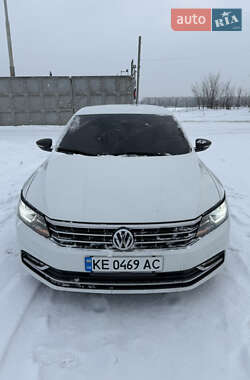 Седан Volkswagen Passat 2017 в Дніпрі