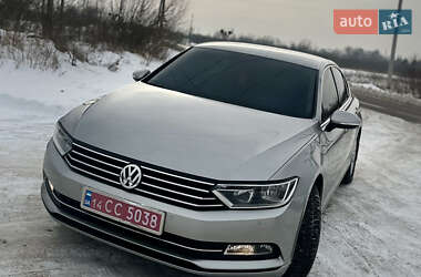 Седан Volkswagen Passat 2015 в Калуше