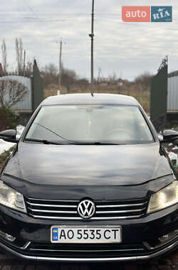 Седан Volkswagen Passat 2012 в Иршаве